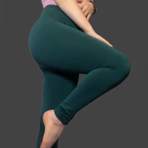 Comfortable Dark Green Leggings